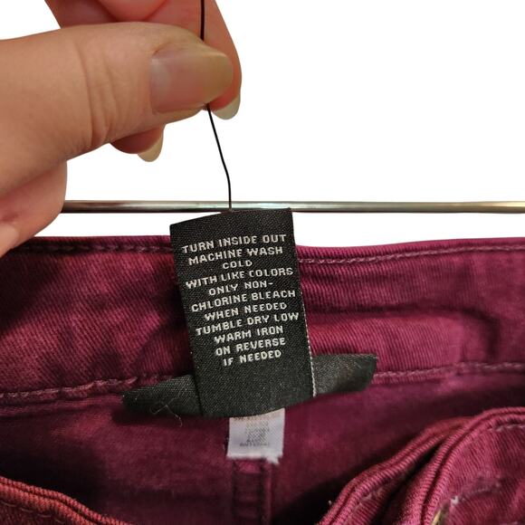Lane Bryant 5-Pocket Straight High Rise Denim Capri Jeans Casual Maroon Size 18 - Picture 6 of 6